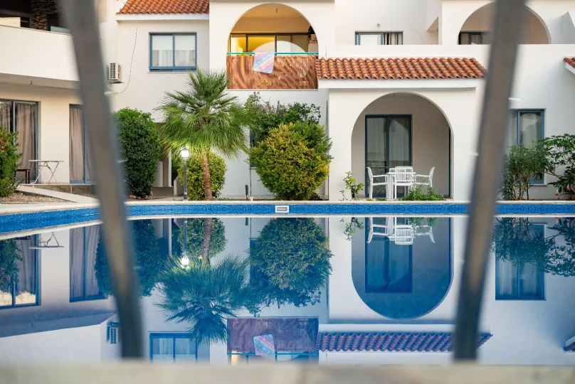 Shared Pool & Garden