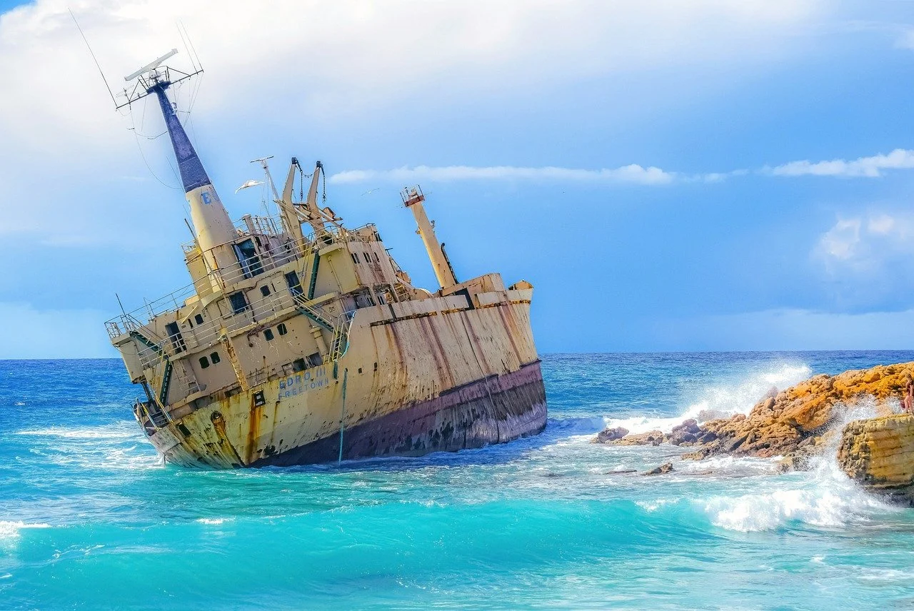 Sea Caves & Shipwreck