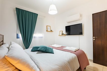 experience-bedroom-compressed